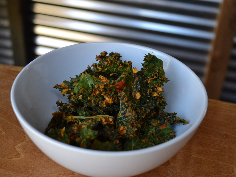 Zesty nacho kale chips in a bowl